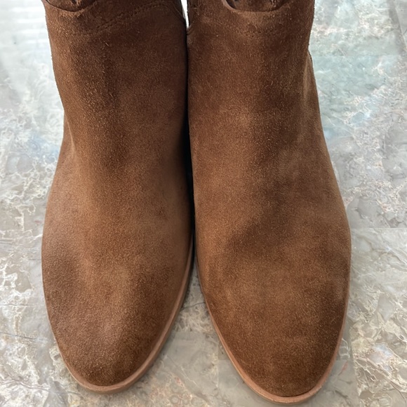 NWT Michael Kors Leather Laser Cut Booties Size 8M Pull On Style - Picture 8 of 11